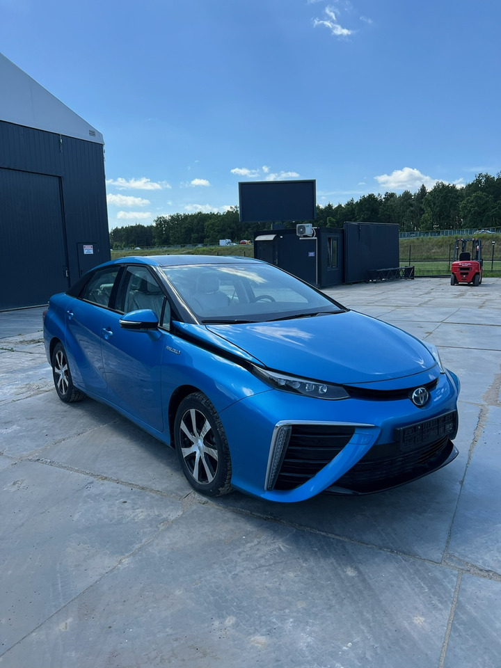Toyota Mirai - Sedanas: foto 4 Toyota Mirai - Sedanas: foto 4