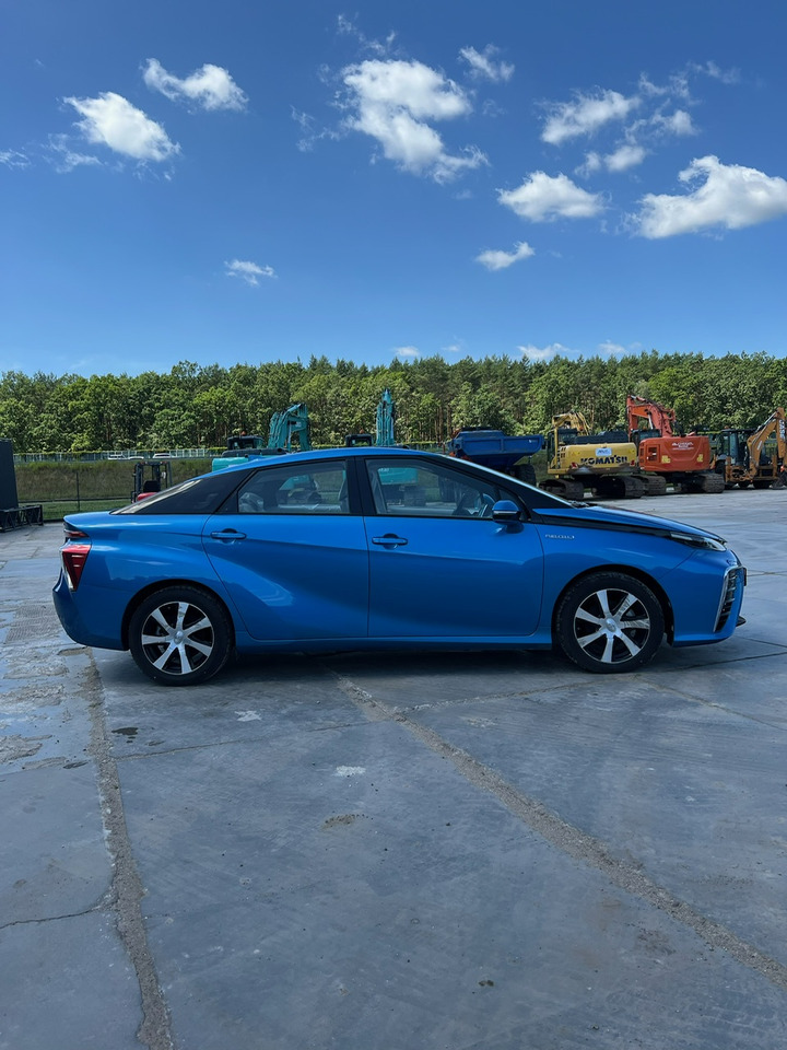 Toyota Mirai - Sedanas: foto 5 Toyota Mirai - Sedanas: foto 5
