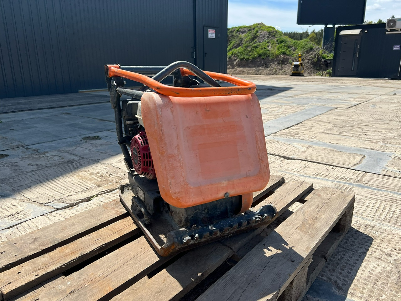 Zagęszczarka ALTRAD BELLE FC4000E PCX13/40 - Tankinimo plokštė: foto 3 Zagęszczarka ALTRAD BELLE FC4000E PCX13/40 - Tankinimo plokštė: foto 3