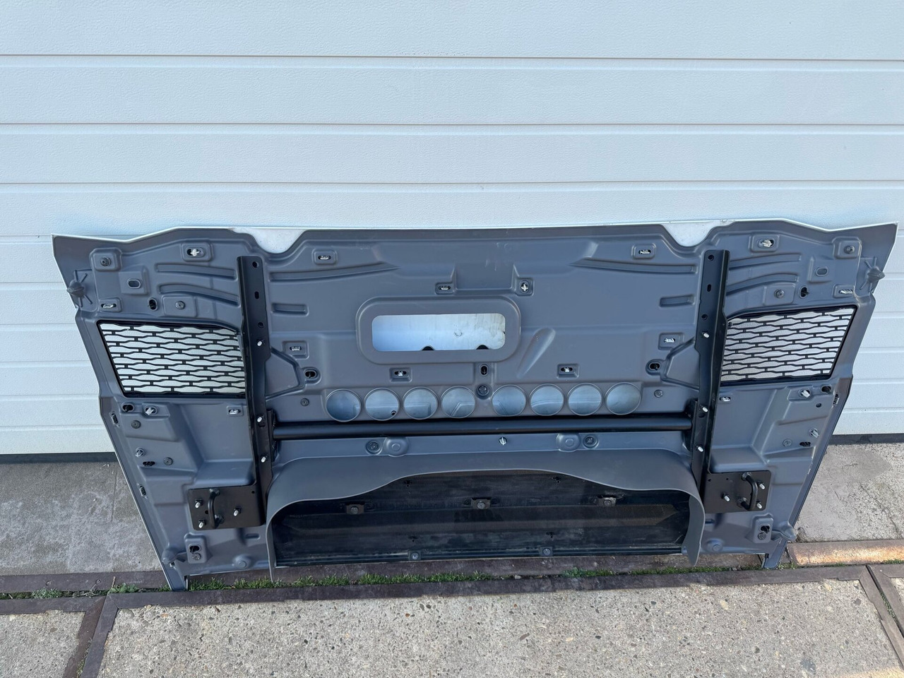 DAF XF NG GRILLE BOVEN COMPLETE | USED | 000238A - Grotelės - Sunkvežimis: foto 4 DAF XF NG GRILLE BOVEN COMPLETE | USED | 000238A - Grotelės - Sunkvežimis: foto 4