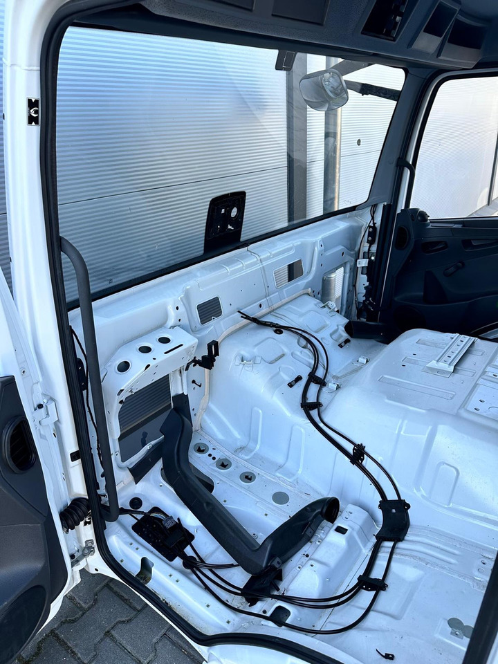 MB ATEGO CABINE EURO 6 TUNEL VOOR 6 CYL.MOTOR ALLEEN FRAME 000074B - Kabina - Sunkvežimis: foto 3 MB ATEGO CABINE EURO 6 TUNEL VOOR 6 CYL.MOTOR ALLEEN FRAME 000074B - Kabina - Sunkvežimis: foto 3