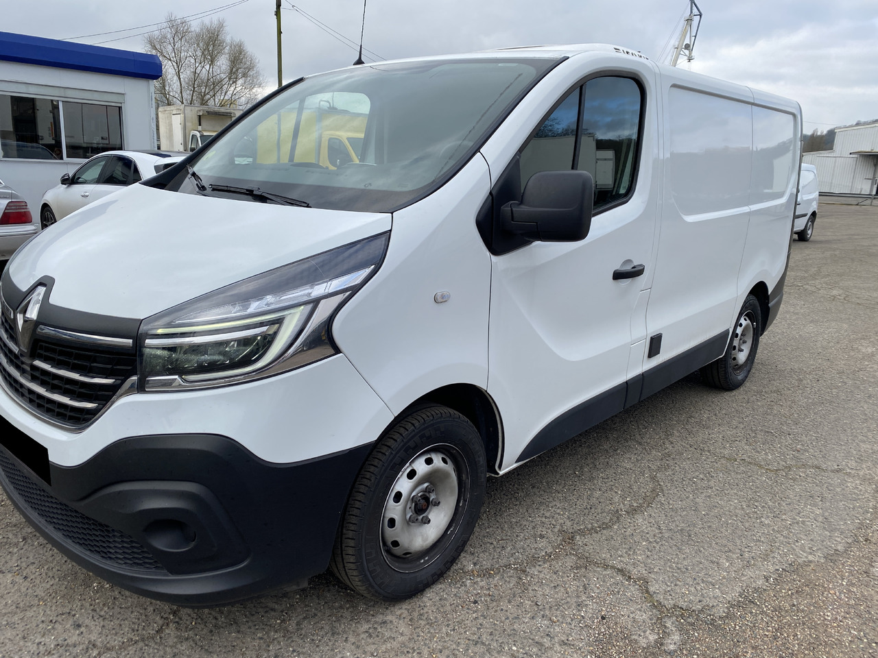 RENAULT TRAFIC FRIGORIFIQUE PORTE LATERALE - Furgonas šaldytuvas: foto 1 RENAULT TRAFIC FRIGORIFIQUE PORTE LATERALE - Furgonas šaldytuvas: foto 1