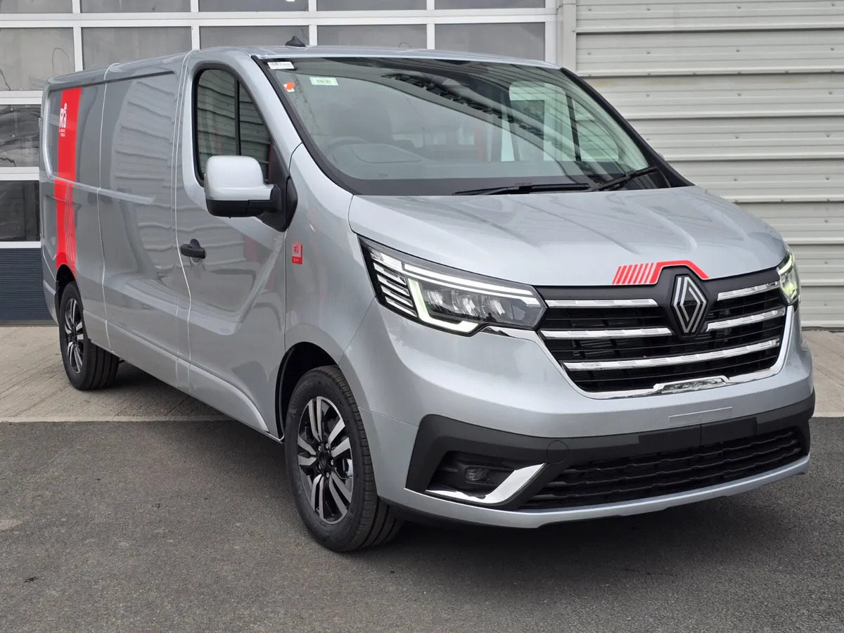 NEW Renault Trafic Exclusive 170BHP/150BHP Auto Highland Silver - Krovininis mikroautobusas: foto 1 NEW Renault Trafic Exclusive 170BHP/150BHP Auto Highland Silver - Krovininis mikroautobusas: foto 1