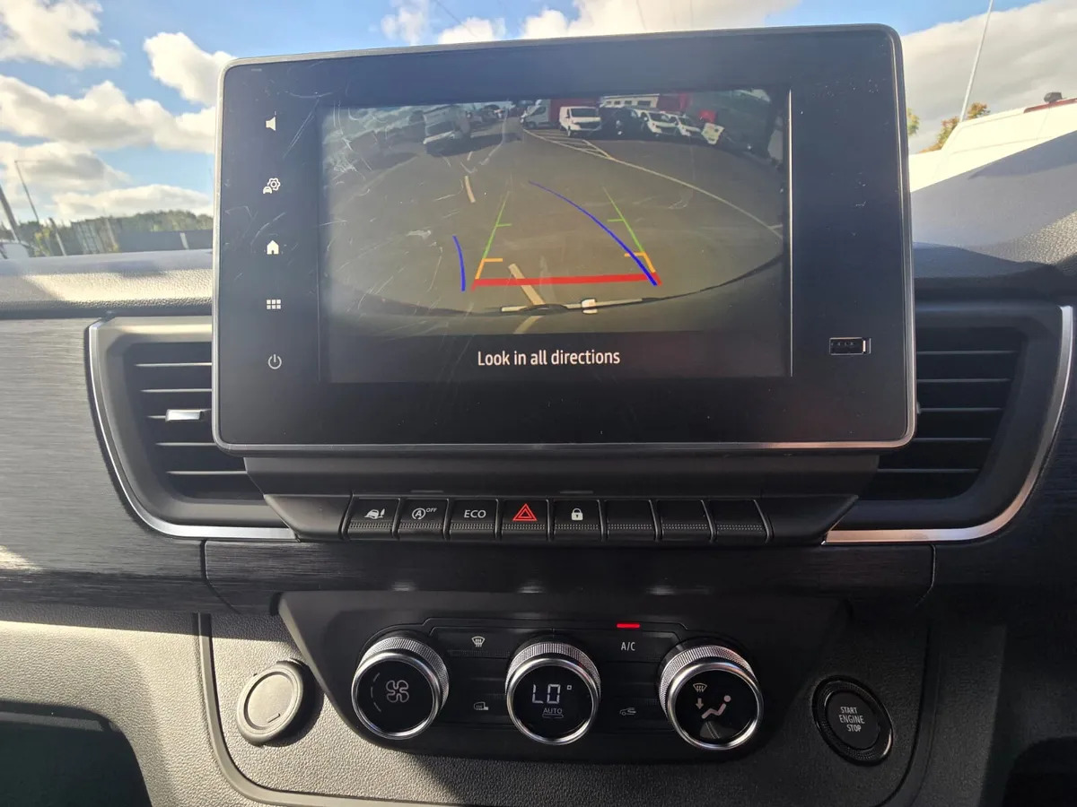 NEW Renault Trafic Exclusive 170BHP/150BHP Manual Black - Krovininis mikroautobusas: foto 5 NEW Renault Trafic Exclusive 170BHP/150BHP Manual Black - Krovininis mikroautobusas: foto 5