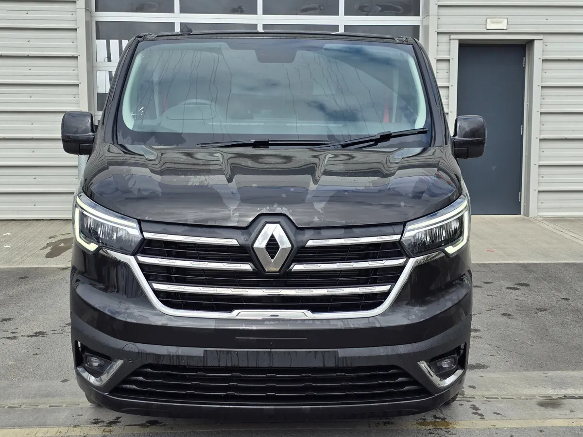 New Renault Trafic Red Edition -150BHP - Mažas furgonas: foto 5 New Renault Trafic Red Edition -150BHP - Mažas furgonas: foto 5