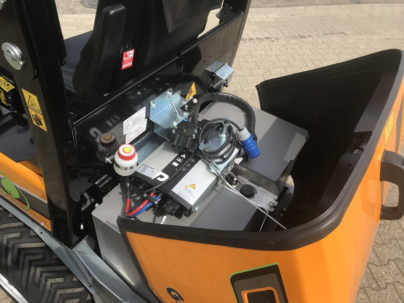 Giant G2200E - Šarnyrinis krautuvas: foto 5 Giant G2200E - Šarnyrinis krautuvas: foto 5