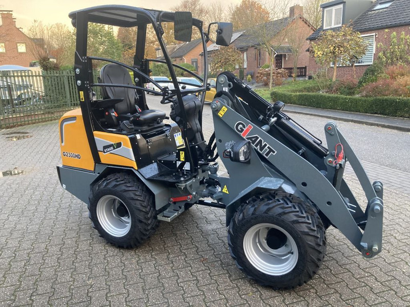 Giant G2300 HD - Šarnyrinis krautuvas: foto 5 Giant G2300 HD - Šarnyrinis krautuvas: foto 5