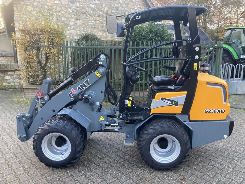 Giant G2300 HD - Šarnyrinis krautuvas: foto 1 Giant G2300 HD - Šarnyrinis krautuvas: foto 1