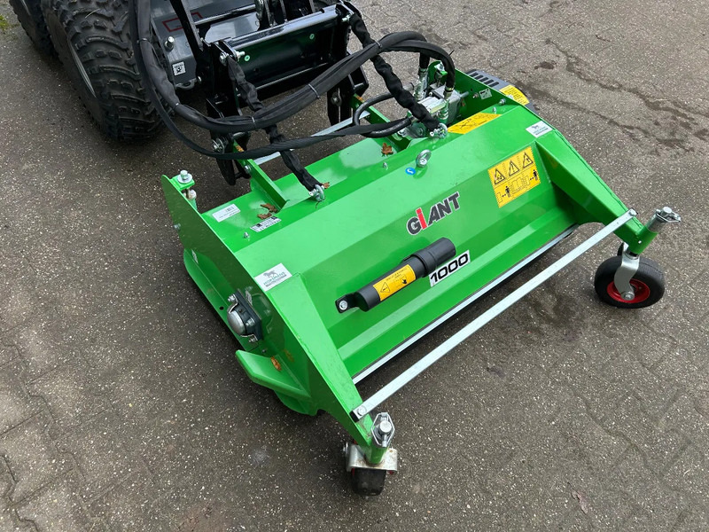 Giant SK252D + klepelmaaier - Šarnyrinis krautuvas: foto 5 Giant SK252D + klepelmaaier - Šarnyrinis krautuvas: foto 5