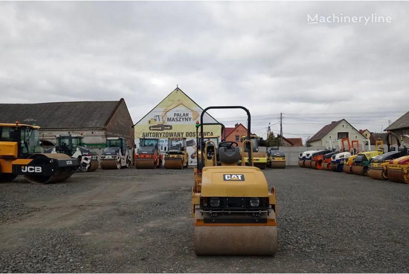 Caterpillar CB -224 Úthenger - Volas: foto 5 Caterpillar CB -224 Úthenger - Volas: foto 5