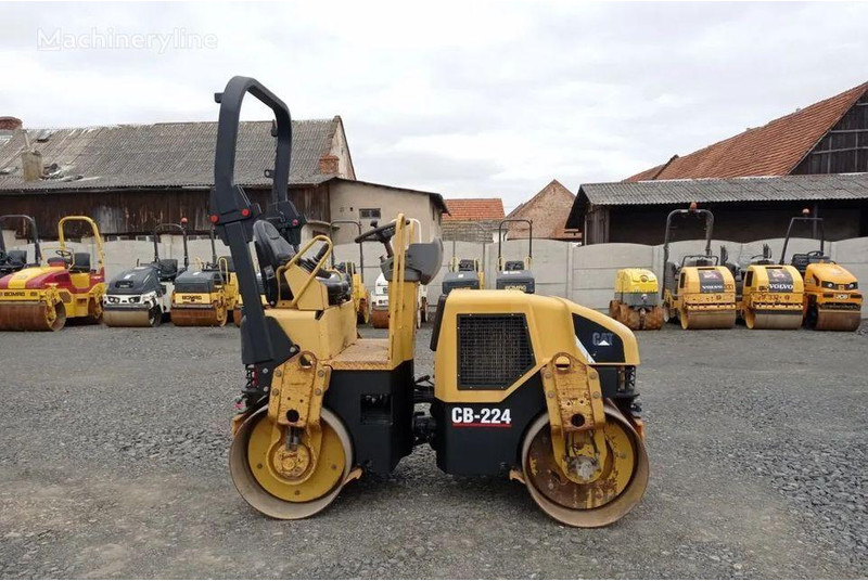 Caterpillar CB -224 Úthenger - Volas: foto 1 Caterpillar CB -224 Úthenger - Volas: foto 1