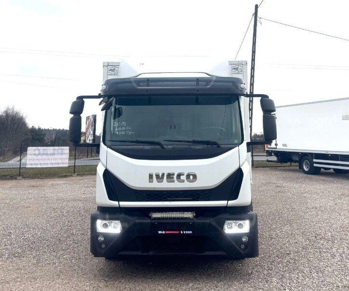 Iveco 120-250 EUROCARGO Koffer + Tail Lift - Furgonas sunkvežimis: foto 3 Iveco 120-250 EUROCARGO Koffer + Tail Lift - Furgonas sunkvežimis: foto 3