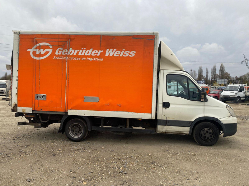 Iveco Daily 40 C 15 - Koffer + DHollandia LBW - Furgonas su krovinių dėže: foto 4 Iveco Daily 40 C 15 - Koffer + DHollandia LBW - Furgonas su krovinių dėže: foto 4