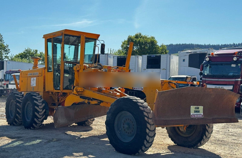 John Deere 770B - Greideris: foto 1 John Deere 770B - Greideris: foto 1