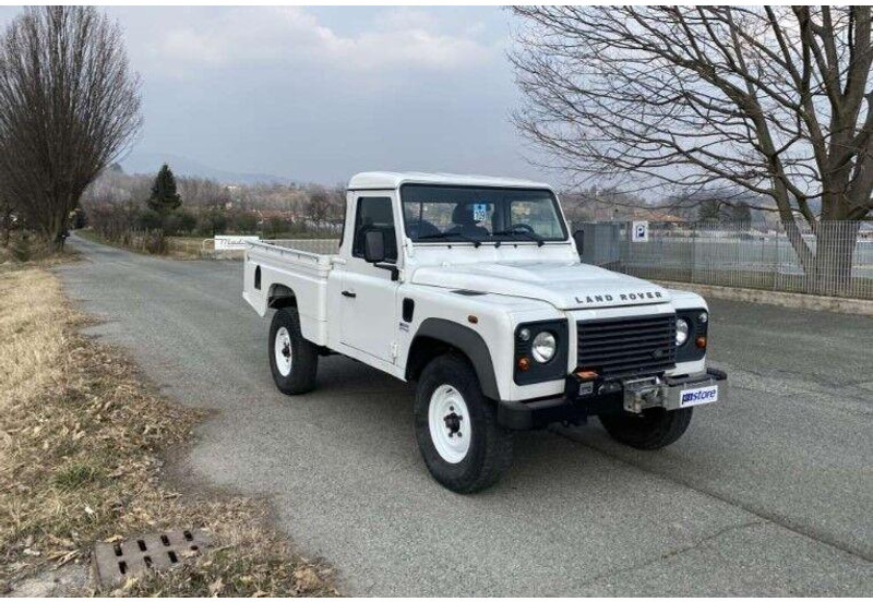 Land Rover Defender 110 - 2.2 Td4 4x4 Platós - Bortinis automobilis: foto 2 Land Rover Defender 110 - 2.2 Td4 4x4 Platós - Bortinis automobilis: foto 2