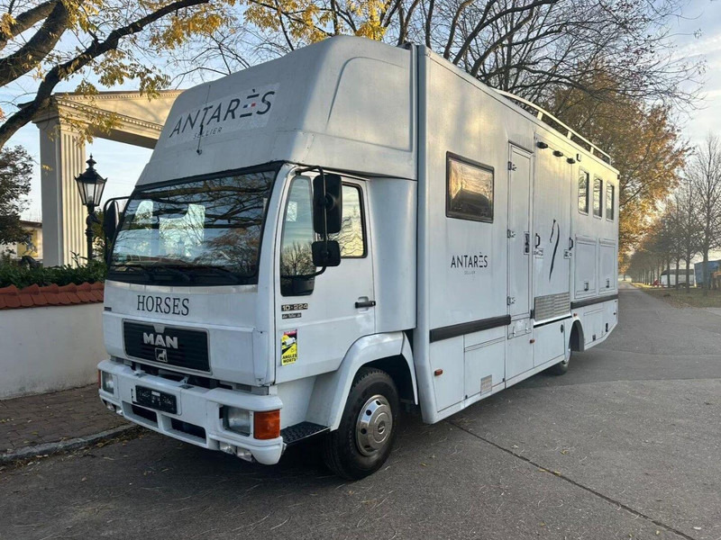 MAN 10.224 - Sunkvežimis žirgams vežti: foto 2 MAN 10.224 - Sunkvežimis žirgams vežti: foto 2