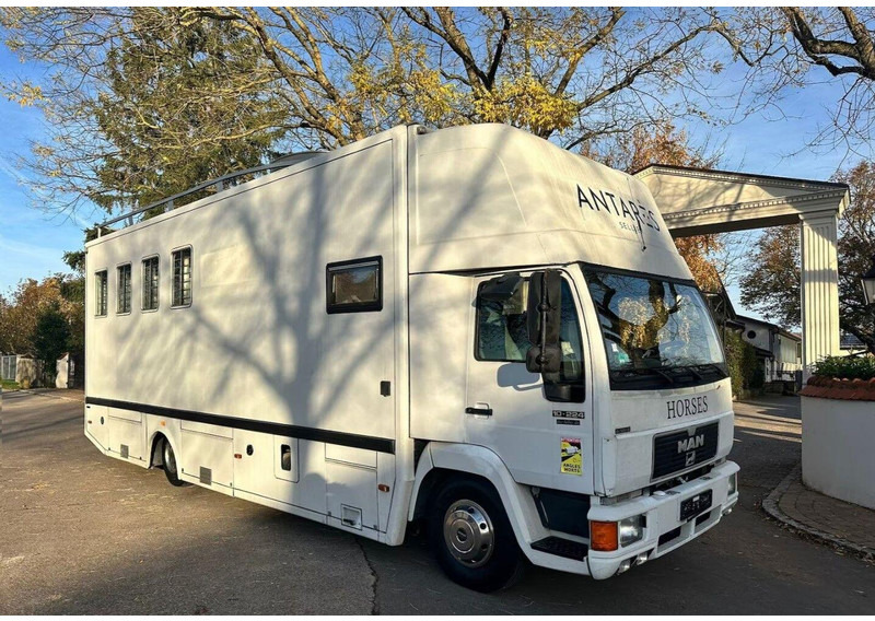 MAN 10.224 - Sunkvežimis žirgams vežti: foto 1 MAN 10.224 - Sunkvežimis žirgams vežti: foto 1