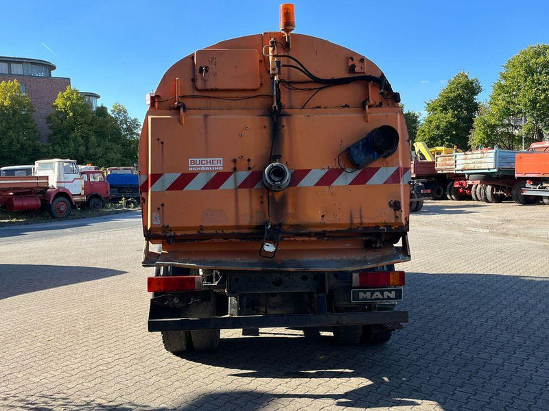 MAN 15.163 Utcaseprő - Gatvių šlavimo mašina: foto 4 MAN 15.163 Utcaseprő - Gatvių šlavimo mašina: foto 4