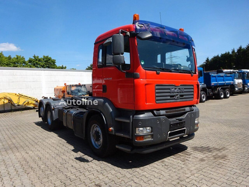 MAN TGA 26.360 - Hook lift truck 6x4 - Hook-lift sunkvežimis, Sunkvežimis su kranu: foto 3 MAN TGA 26.360 - Hook lift truck 6x4 - Hook-lift sunkvežimis, Sunkvežimis su kranu: foto 3