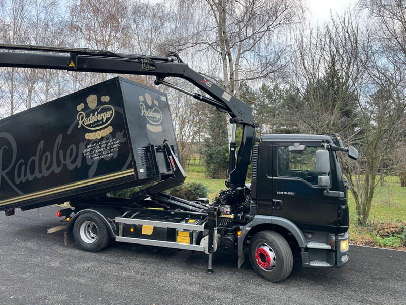 MAN TGM 15.250 Hoof lift + Crane - Hook-lift sunkvežimis, Sunkvežimis su kranu: foto 1 MAN TGM 15.250 Hoof lift + Crane - Hook-lift sunkvežimis, Sunkvežimis su kranu: foto 1