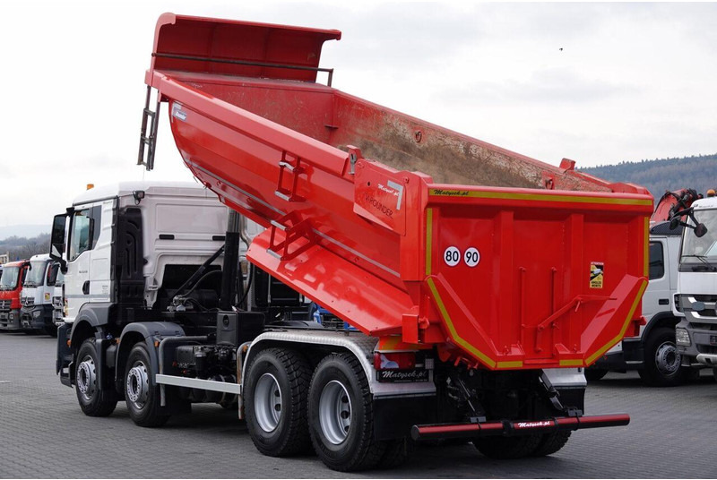 MAN TGS 35.430 / 8X4 / WYWROTKA TYLNOZSYPOWA / HYDROKLAPA / OPONY 10 - Savivartis sunkvežimis: foto 2 MAN TGS 35.430 / 8X4 / WYWROTKA TYLNOZSYPOWA / HYDROKLAPA / OPONY 10 - Savivartis sunkvežimis: foto 2