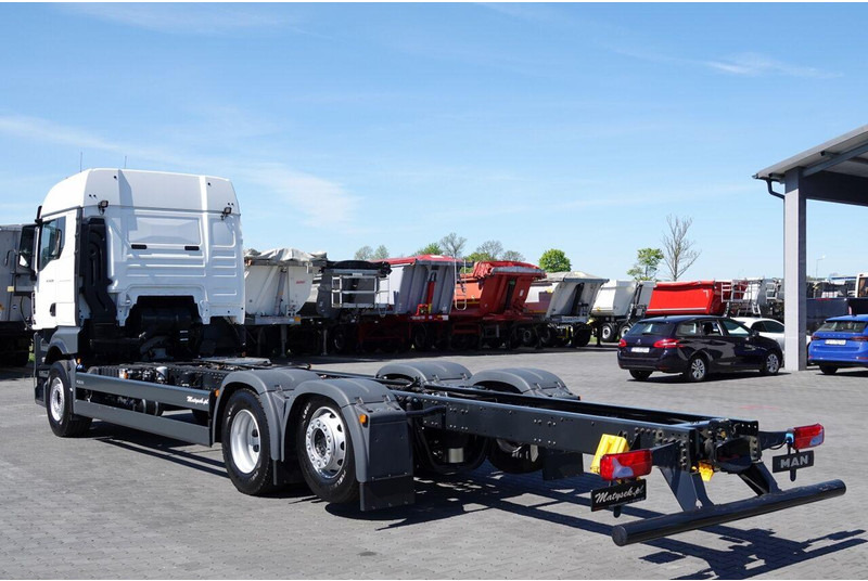 MAN TGX 26.520 / 6x2 / RAMA DŁ. 9,1M / OŚ PODNOSZONA / SKRĘTNA / DO - Važiuoklės sunkvežimis: foto 4 MAN TGX 26.520 / 6x2 / RAMA DŁ. 9,1M / OŚ PODNOSZONA / SKRĘTNA / DO - Važiuoklės sunkvežimis: foto 4