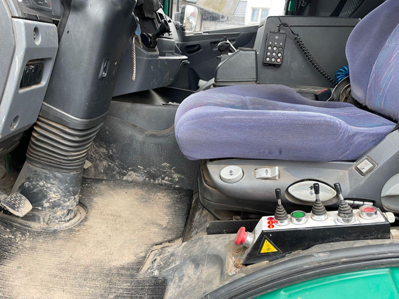 Mercedes-Benz 1833 Absetzkipper Bluetec 5 Klima 2 Hand Orig Km - Konteineris-vežimus/ Sukeisti kūną sunkvežimis, Sunkvežimis su kranu: foto 4 Mercedes-Benz 1833 Absetzkipper Bluetec 5 Klima 2 Hand Orig Km - Konteineris-vežimus/ Sukeisti kūną sunkvežimis, Sunkvežimis su kranu: foto 4