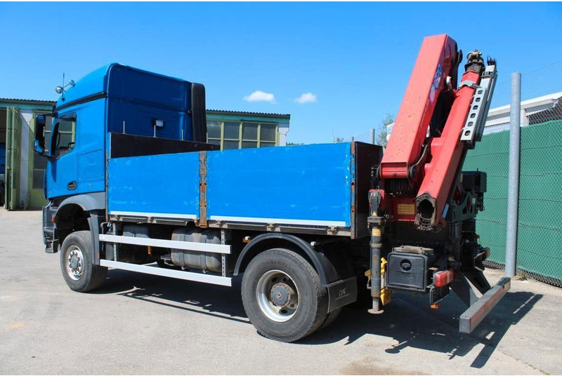Mercedes-Benz 1848 4x4 Crane HMF 1820 - Platforminis/ Bortinis sunkvežimis, Sunkvežimis su kranu: foto 3 Mercedes-Benz 1848 4x4 Crane HMF 1820 - Platforminis/ Bortinis sunkvežimis, Sunkvežimis su kranu: foto 3