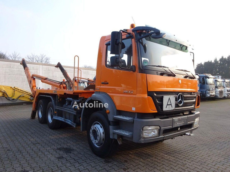 Mercedes-Benz 2633 Axor - Skip loader - Nuožulnaus pakėlimo ant platformos sunkvežimis: foto 4 Mercedes-Benz 2633 Axor - Skip loader - Nuožulnaus pakėlimo ant platformos sunkvežimis: foto 4