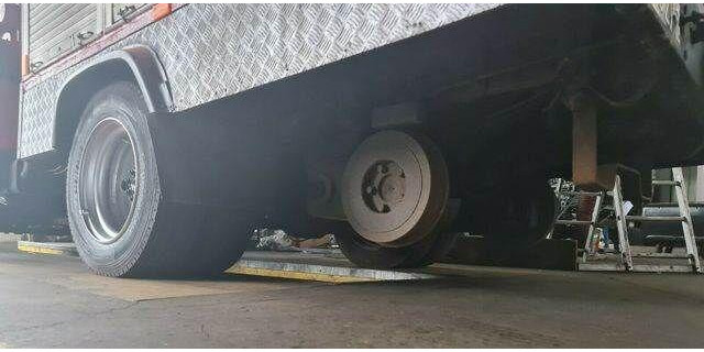 Mercedes-Benz 814 DHL ATLAS RAIL ROAD RAILWAY ZWEIWEG - Gaisrinė mašina: foto 4 Mercedes-Benz 814 DHL ATLAS RAIL ROAD RAILWAY ZWEIWEG - Gaisrinė mašina: foto 4