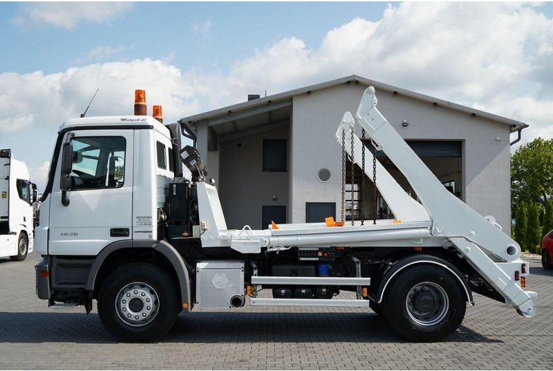 Mercedes-Benz ACTROS  1836 / 4X2 / BRAMOWIEC / PALFINGER M12T / EURO 6 / SPROW - Nuožulnaus pakėlimo ant platformos sunkvežimis: foto 2 Mercedes-Benz ACTROS  1836 / 4X2 / BRAMOWIEC / PALFINGER M12T / EURO 6 / SPROW - Nuožulnaus pakėlimo ant platformos sunkvežimis: foto 2