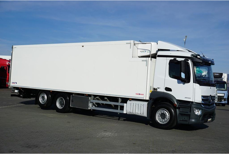 Mercedes-Benz ANTOS / 2535 / EURO 6 / CHŁODNIA + WINDA / 23 PALETY / OŚ SKRĘTN - Refrižeratorius sunkvežimis: foto 4 Mercedes-Benz ANTOS / 2535 / EURO 6 / CHŁODNIA + WINDA / 23 PALETY / OŚ SKRĘTN - Refrižeratorius sunkvežimis: foto 4