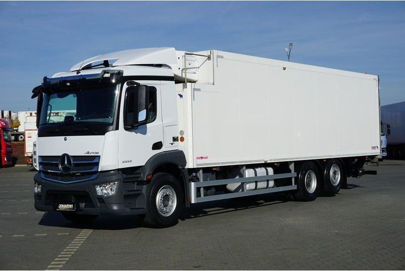 Mercedes-Benz ANTOS / 2535 / EURO 6 / CHŁODNIA + WINDA / 23 PALETY / OŚ SKRĘTN - Refrižeratorius sunkvežimis: foto 1 Mercedes-Benz ANTOS / 2535 / EURO 6 / CHŁODNIA + WINDA / 23 PALETY / OŚ SKRĘTN - Refrižeratorius sunkvežimis: foto 1