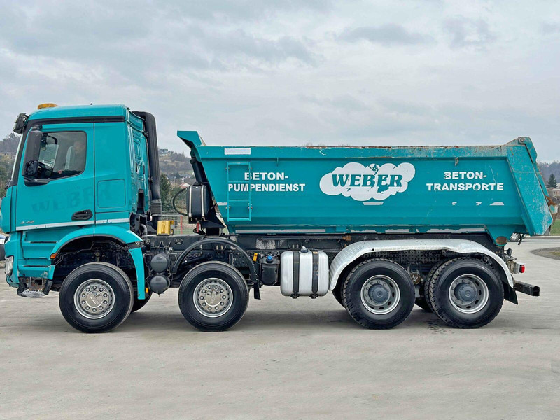 Mercedes-Benz AROCS 4142* KIPPER / 8x4 * TOPZUSTAND - Savivartis sunkvežimis: foto 3 Mercedes-Benz AROCS 4142* KIPPER / 8x4 * TOPZUSTAND - Savivartis sunkvežimis: foto 3