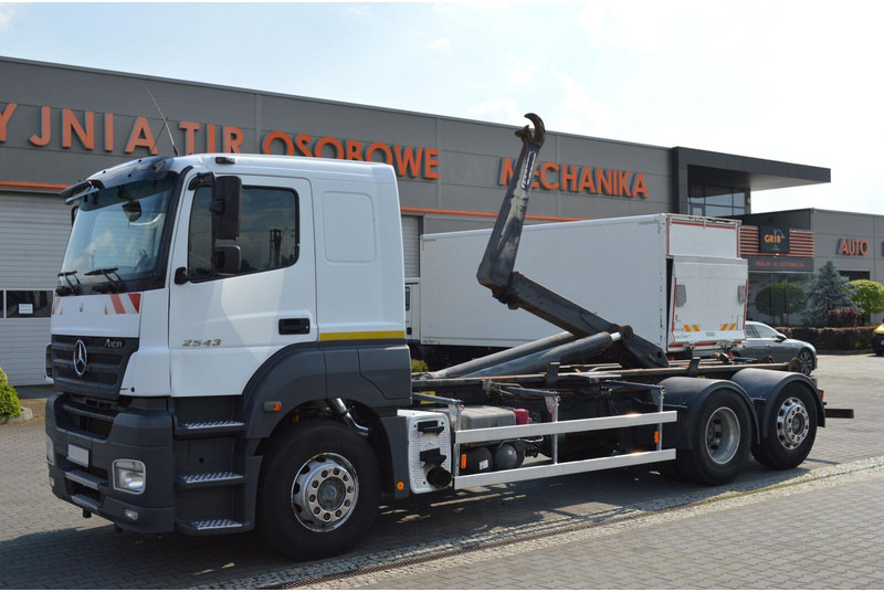 Mercedes-Benz AXOR 2543 HOOK JANCO HS20 14T KLIMA WEBASTO Bed Steering Axle Au - Hook-lift sunkvežimis: foto 2 Mercedes-Benz AXOR 2543 HOOK JANCO HS20 14T KLIMA WEBASTO Bed Steering Axle Au - Hook-lift sunkvežimis: foto 2