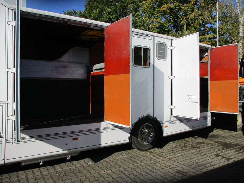 Mercedes-Benz Axor 1833 - Horse transporter - Sunkvežimis žirgams vežti: foto 5 Mercedes-Benz Axor 1833 - Horse transporter - Sunkvežimis žirgams vežti: foto 5