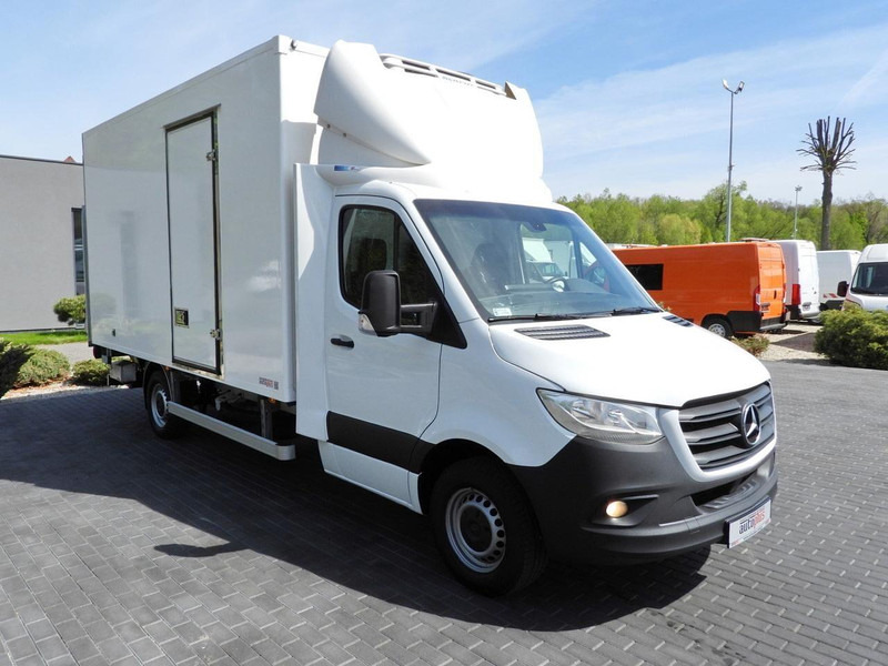 Mercedes-Benz SPRINTER 316 CHŁODNIA KONTENER 0*C WINDA 8 PALET TEMPOMAT PNEUMA - Refrižeratorius sunkvežimis: foto 4 Mercedes-Benz SPRINTER 316 CHŁODNIA KONTENER 0*C WINDA 8 PALET TEMPOMAT PNEUMA - Refrižeratorius sunkvežimis: foto 4