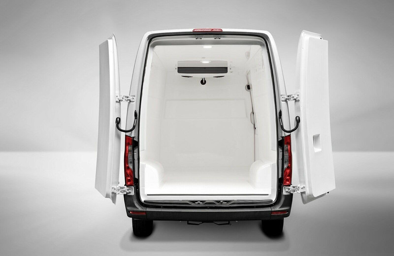 Mercedes-Benz Sprinter 315 - Furgonas šaldytuvas: foto 4 Mercedes-Benz Sprinter 315 - Furgonas šaldytuvas: foto 4