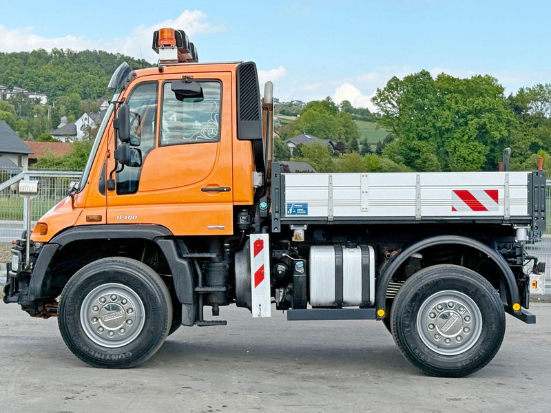 Mercedes-Benz UNIMOG 400 * KIPPER 2,40 * 4x4 * TOPZUSTAND - Savivartis sunkvežimis: foto 4 Mercedes-Benz UNIMOG 400 * KIPPER 2,40 * 4x4 * TOPZUSTAND - Savivartis sunkvežimis: foto 4
