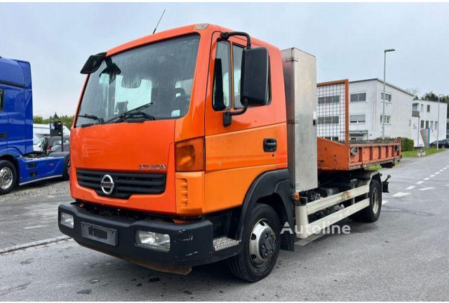 Nissan Atleon 80.19 - Hook lift truck+tipper - Hook-lift sunkvežimis: foto 2 Nissan Atleon 80.19 - Hook lift truck+tipper - Hook-lift sunkvežimis: foto 2