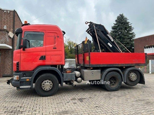 Scania 124 L 470 - Flatbed + crane - Platforminis/ Bortinis sunkvežimis, Sunkvežimis su kranu: foto 1 Scania 124 L 470 - Flatbed + crane - Platforminis/ Bortinis sunkvežimis, Sunkvežimis su kranu: foto 1