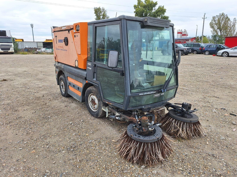 Schmidt Swingo 250 - Sweeper - Gatvių šlavimo mašina: foto 3 Schmidt Swingo 250 - Sweeper - Gatvių šlavimo mašina: foto 3
