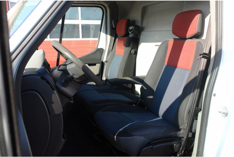 Sunkvežimis, Sunkvežimis su kranu Renault Master 125 DCi: foto 8 Sunkvežimis, Sunkvežimis su kranu Renault Master 125 DCi: foto 8