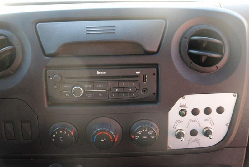 Sunkvežimis, Sunkvežimis su kranu Renault Master 125 DCi: foto 10 Sunkvežimis, Sunkvežimis su kranu Renault Master 125 DCi: foto 10