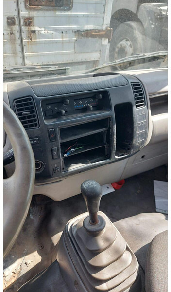 Toyota Dyna 150 3,0 D - Koffer - Furgonas su krovinių dėže: foto 5 Toyota Dyna 150 3,0 D - Koffer - Furgonas su krovinių dėže: foto 5