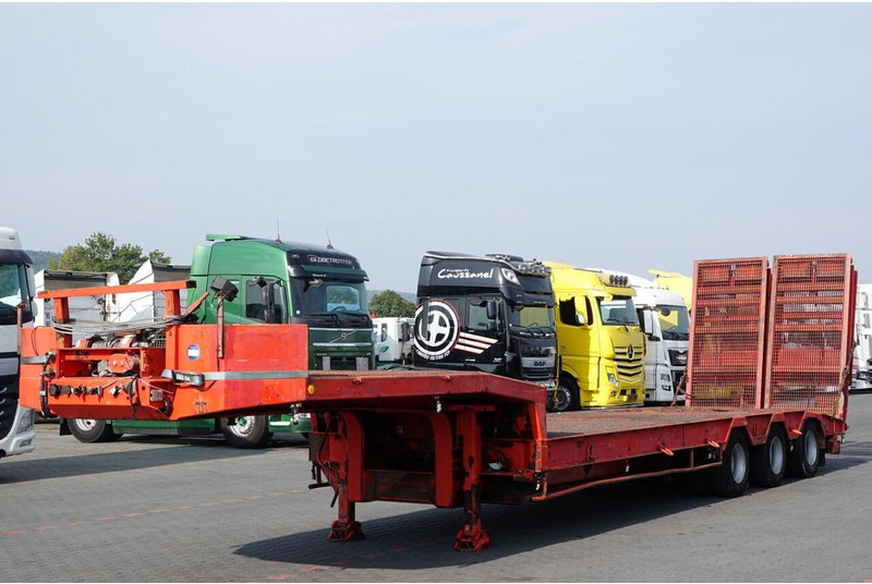 Verem NACZEPA LAWETA NISKOPODWOZIE / NAJAZDY HYDRAULICZNE / 3 OSIOWA / - Žemo profilio platforma puspriekabė: foto 3 Verem NACZEPA LAWETA NISKOPODWOZIE / NAJAZDY HYDRAULICZNE / 3 OSIOWA / - Žemo profilio platforma puspriekabė: foto 3