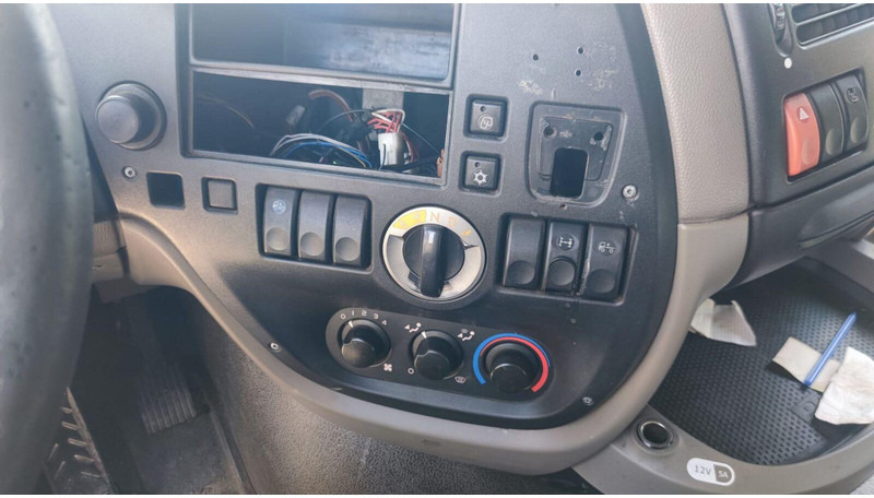 DAF XF 105.460 Lowdeck - MEGA lizingą DAF XF 105.460 Lowdeck - MEGA: foto 10 DAF XF 105.460 Lowdeck - MEGA lizingą DAF XF 105.460 Lowdeck - MEGA: foto 10