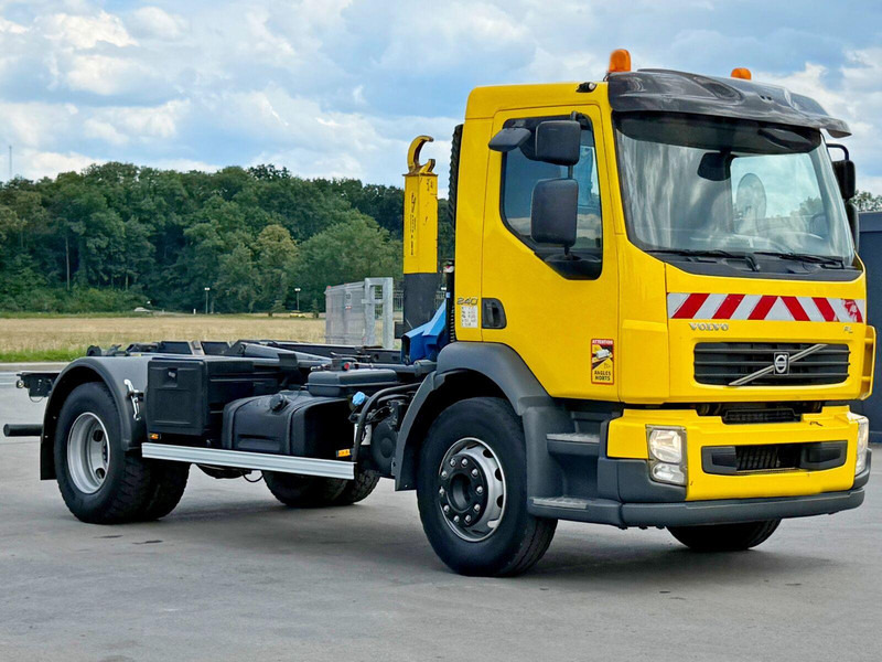 Volvo FL 240 * Abrollkipper * HMF 270 K2 * TOPZUSTAND - Hook-lift sunkvežimis, Sunkvežimis su kranu: foto 3 Volvo FL 240 * Abrollkipper * HMF 270 K2 * TOPZUSTAND - Hook-lift sunkvežimis, Sunkvežimis su kranu: foto 3