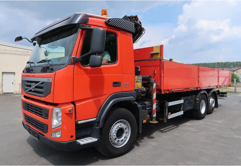 Volvo FM 330 6x2 - Platforminis/ Bortinis sunkvežimis, Sunkvežimis su kranu: foto 2 Volvo FM 330 6x2 - Platforminis/ Bortinis sunkvežimis, Sunkvežimis su kranu: foto 2