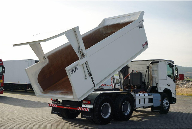 Volvo FMX 550 / 6x4 / WYWROTKA / WOZIDŁO / HARDOX / HYDRAULICZNA KLAPA - Savivartis sunkvežimis: foto 4 Volvo FMX 550 / 6x4 / WYWROTKA / WOZIDŁO / HARDOX / HYDRAULICZNA KLAPA - Savivartis sunkvežimis: foto 4